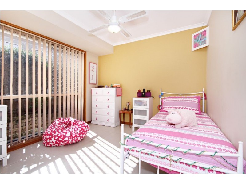 27 Bradstone Road, Carrara QLD 4211