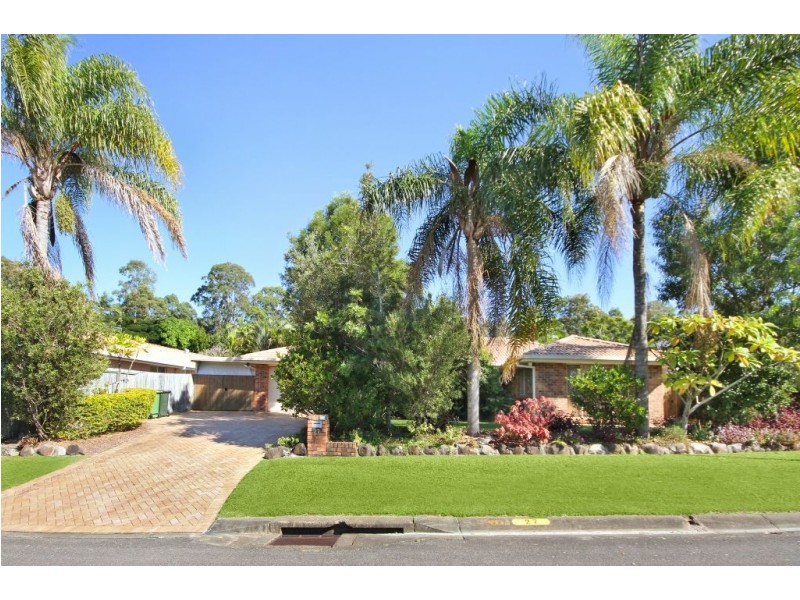 27 Bradstone Road, Carrara QLD 4211