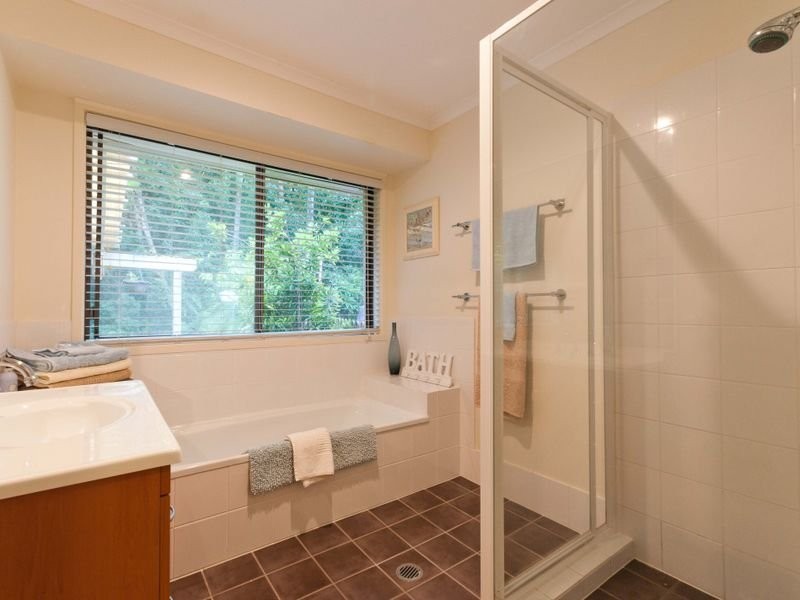 2 Bertana Drive, Mudgeeraba QLD 4213