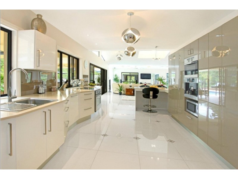 63 Bonogin Road, Mudgeeraba QLD 4213