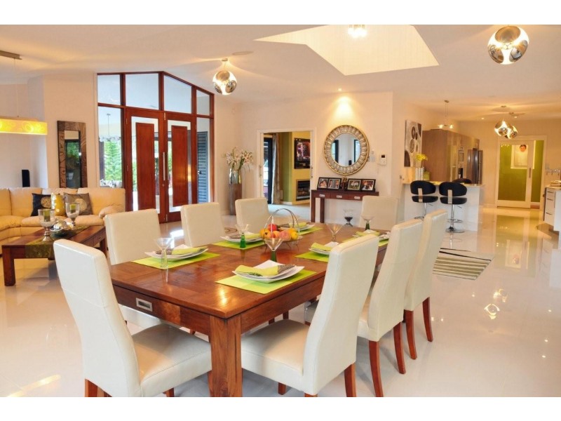 63 Bonogin Road, Mudgeeraba QLD 4213