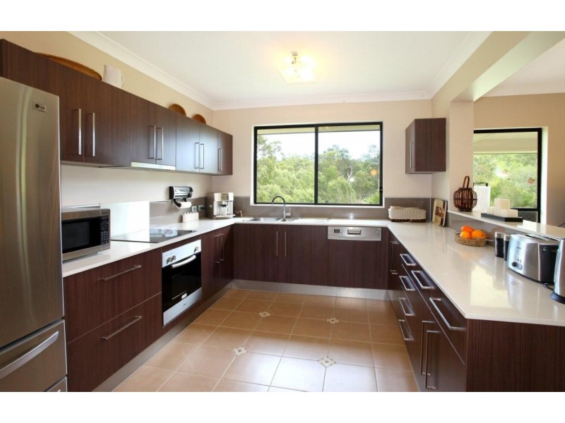 63 Bonogin Road, Mudgeeraba QLD 4213