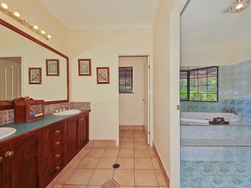 53 Birdlife Court, Nerang QLD 4211