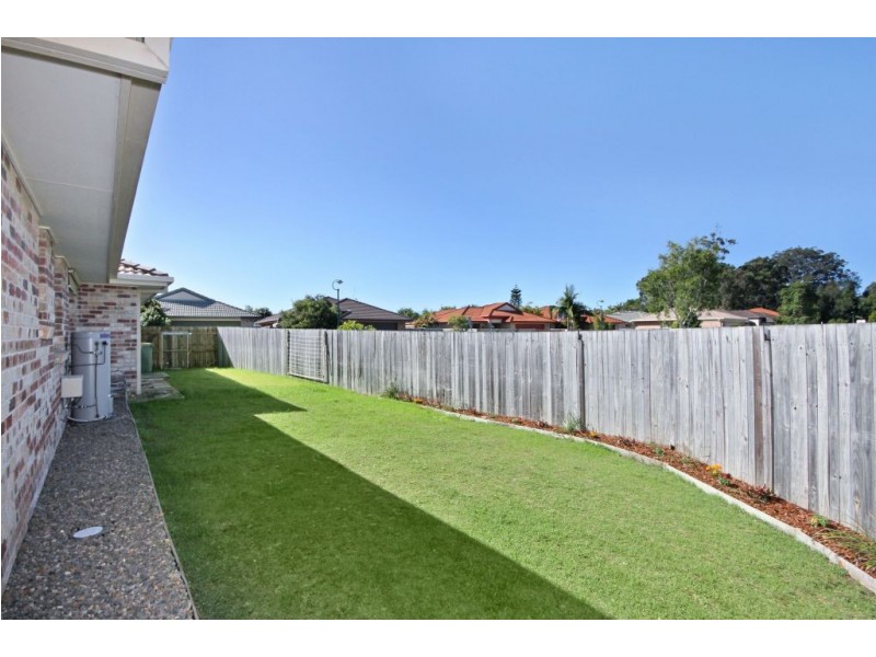 2 Yamie Ave, Varsity Lakes QLD 4227