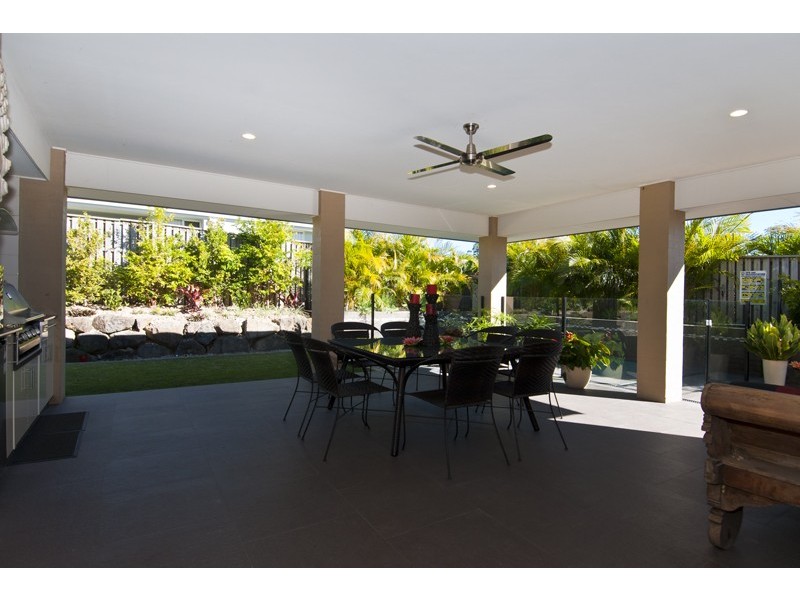 6 Camarillo Crct, Reedy Creek QLD 4227