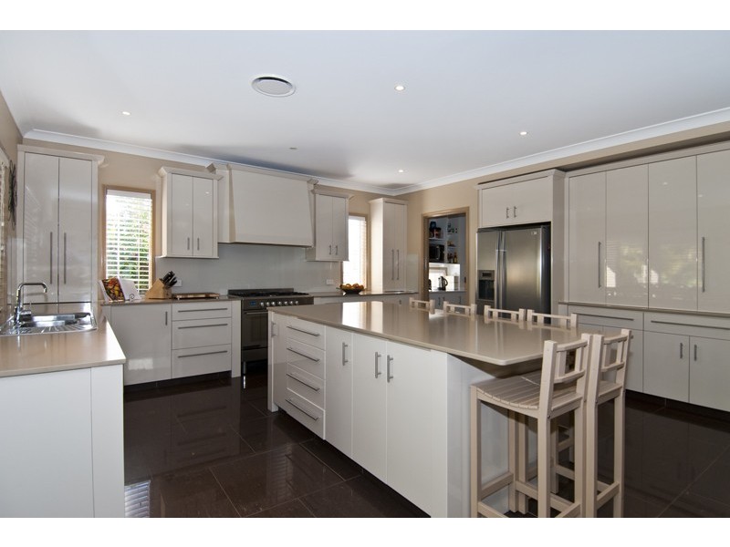 6 Camarillo Crct, Reedy Creek QLD 4227