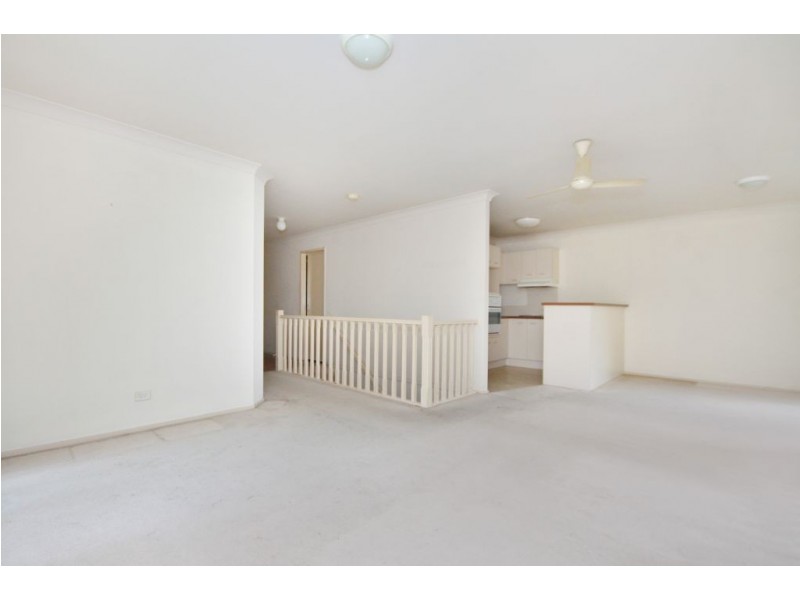 21/15 Simpsons Road, Elanora QLD 4221