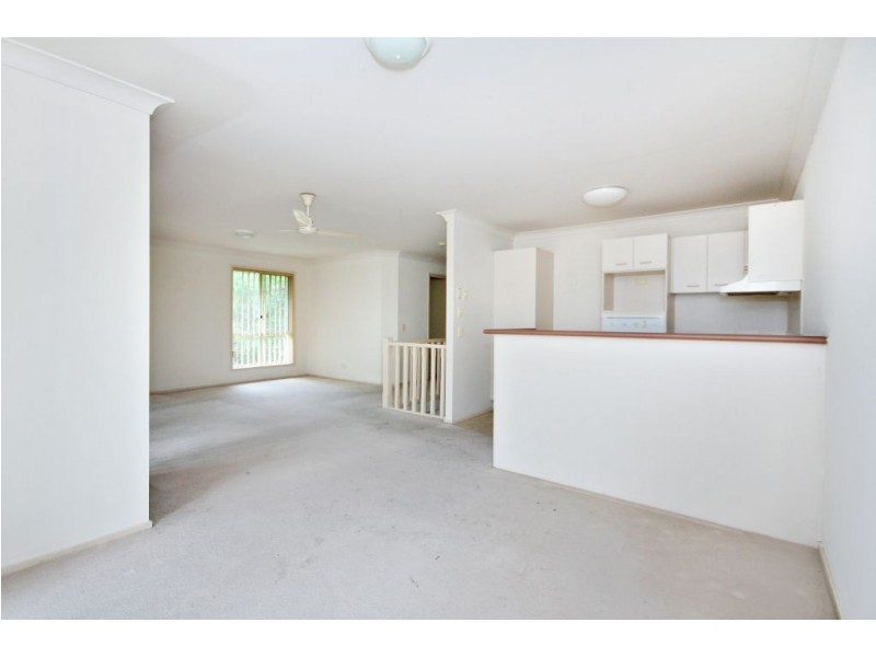 21/15 Simpsons Road, Elanora QLD 4221