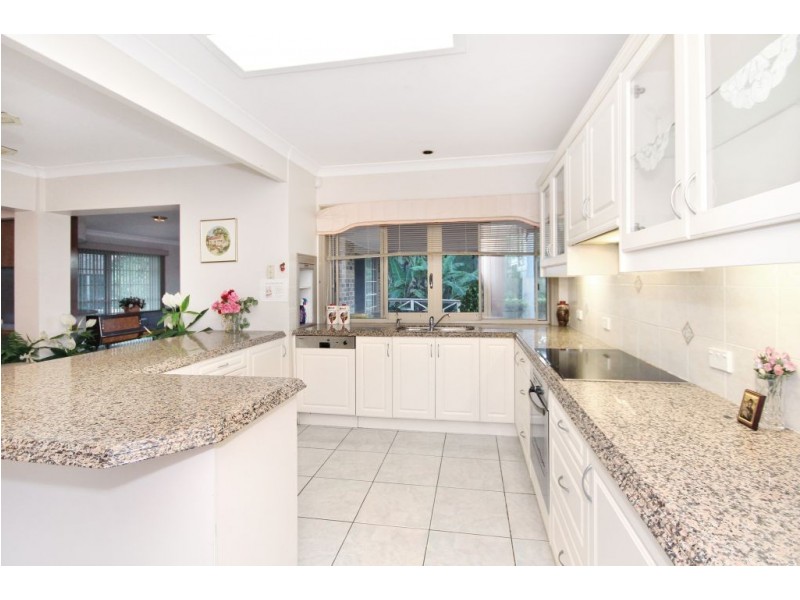 85 Birdlife Court, Nerang QLD 4211
