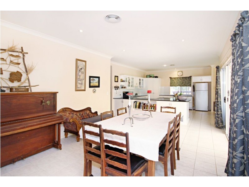 15 Waterfall Way, Tallai QLD 4213