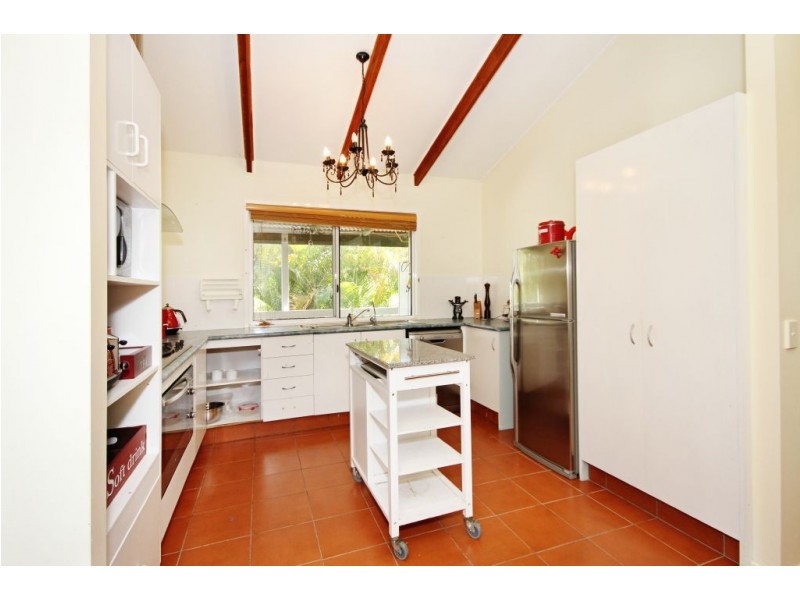 116 Wallandra Rd, Mudgeeraba QLD 4213