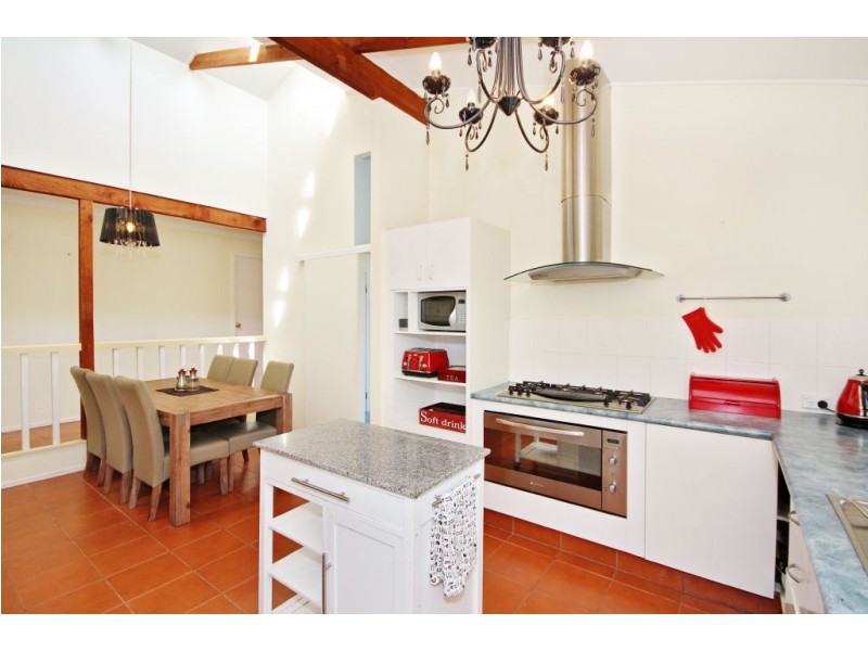 116 Wallandra Rd, Mudgeeraba QLD 4213