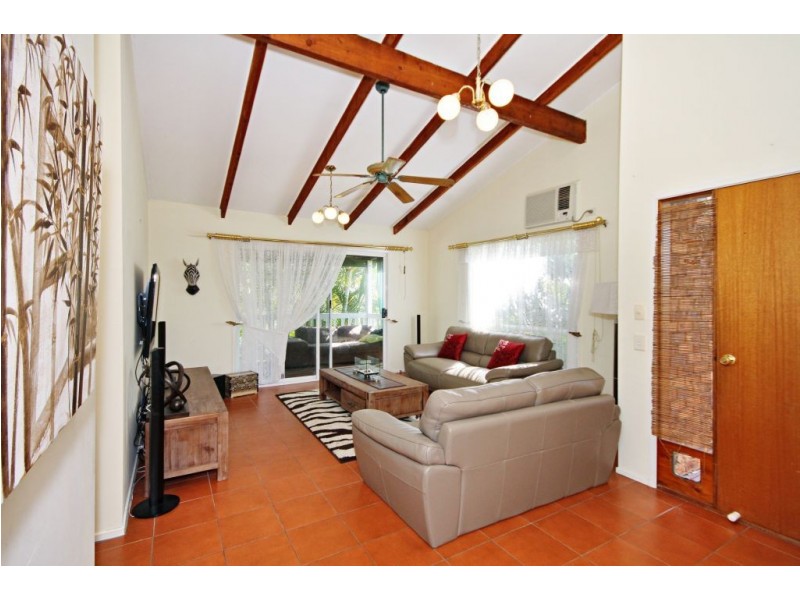 116 Wallandra Rd, Mudgeeraba QLD 4213