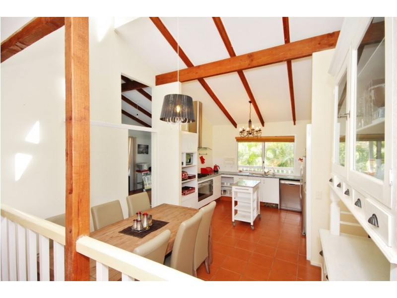 116 Wallandra Rd, Mudgeeraba QLD 4213