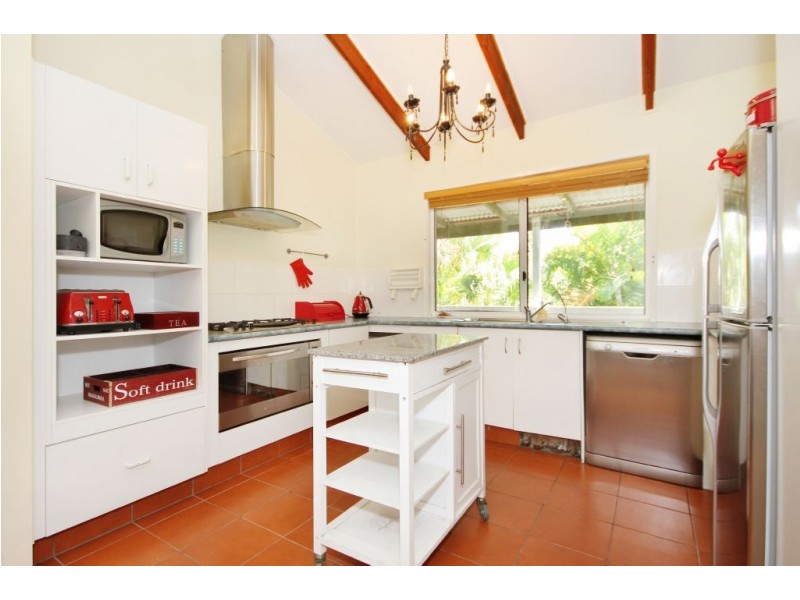 116 Wallandra Rd, Mudgeeraba QLD 4213