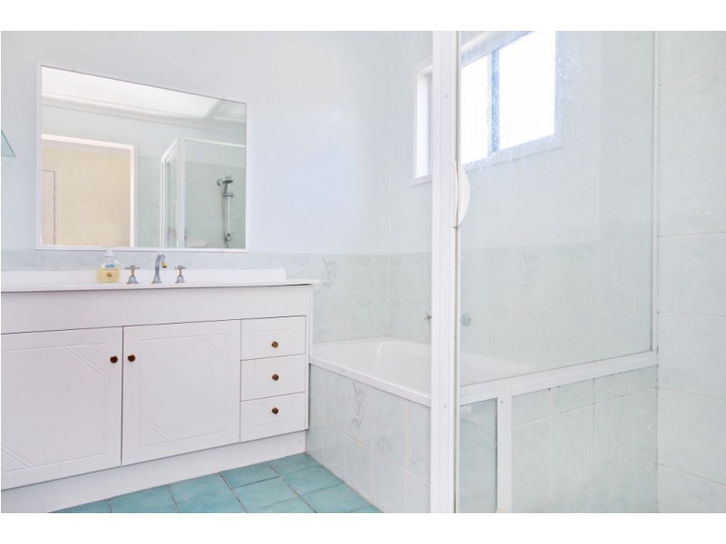 116 Wallandra Rd, Mudgeeraba QLD 4213