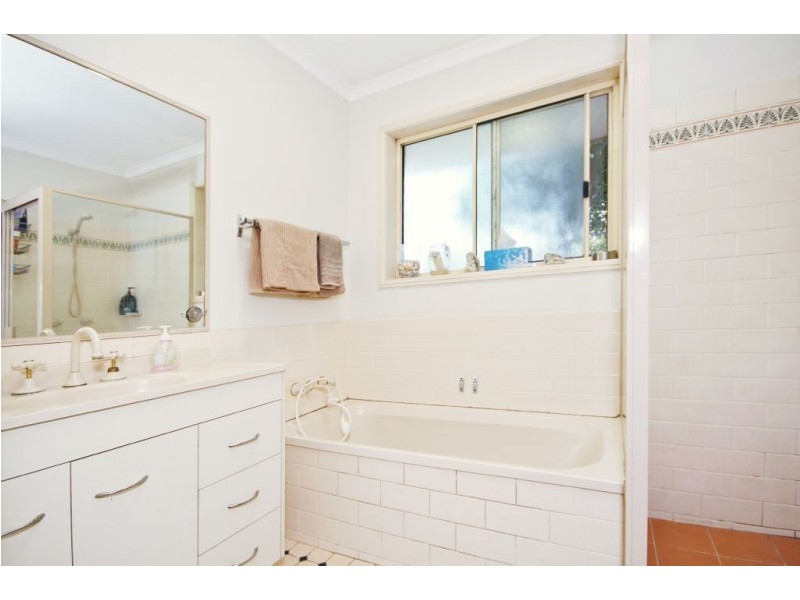 12 Haylett Court, Tallai QLD 4213