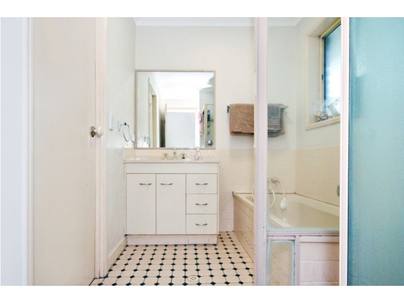 12 Haylett Court, Tallai QLD 4213