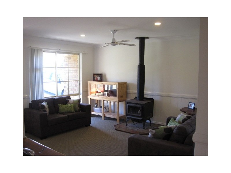 11 Gambier Crescent, Pacific Pines QLD 4211