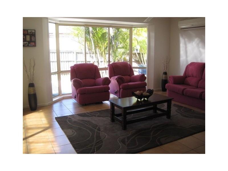 11 Gambier Crescent, Pacific Pines QLD 4211