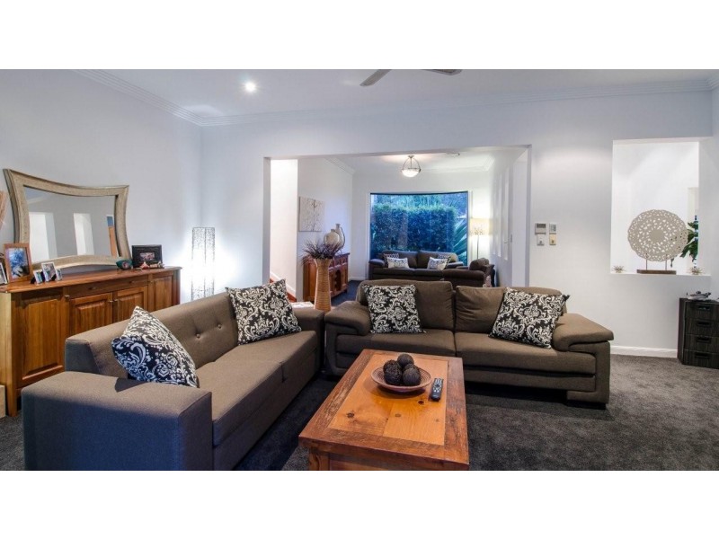 10 Coral Coast Drive, Tallai QLD 4213