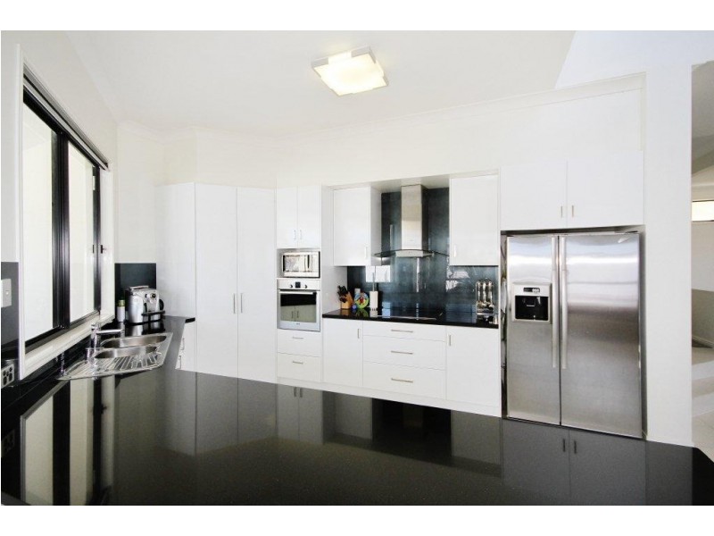 12 Marriott Way, Highland Park QLD 4211