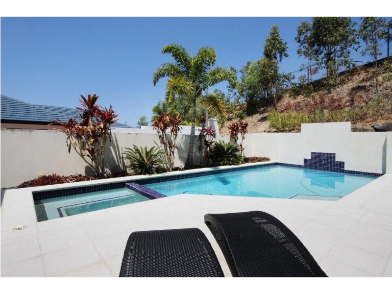 12 Marriott Way, Highland Park QLD 4211