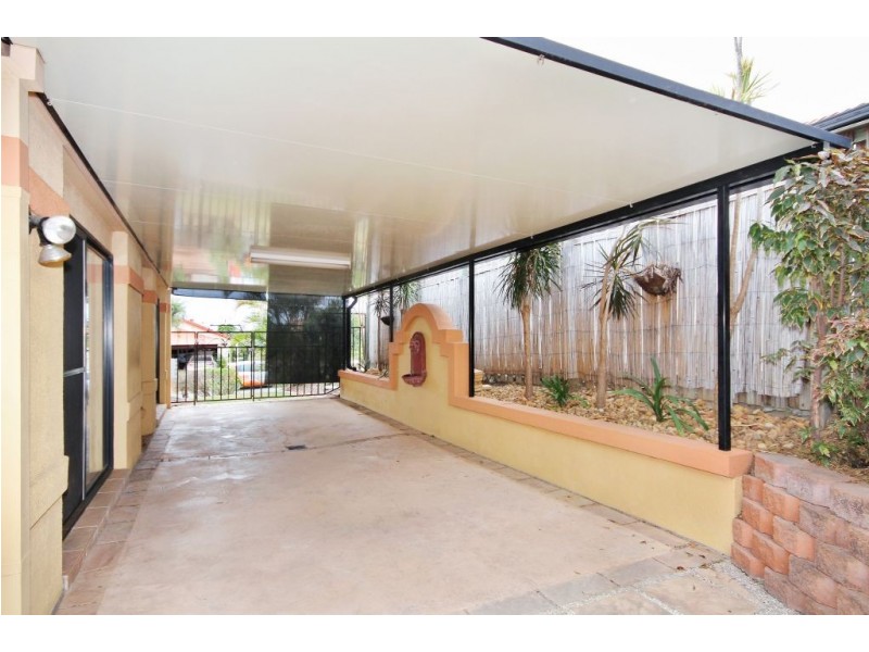 1 Leicester Terrace, Mudgeeraba QLD 4213