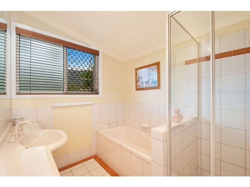 30 Barcoo Court, Clagiraba QLD 4211