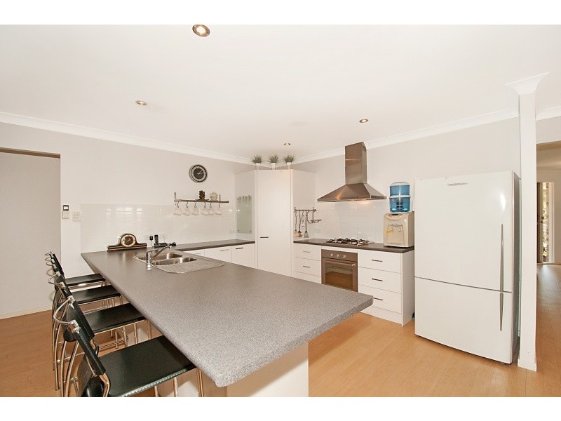 7 Emerson Drive, Bonogin QLD 4213