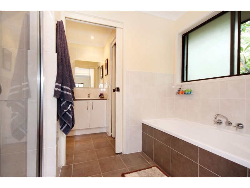 27 Cobai Drive, Mudgeeraba QLD 4213