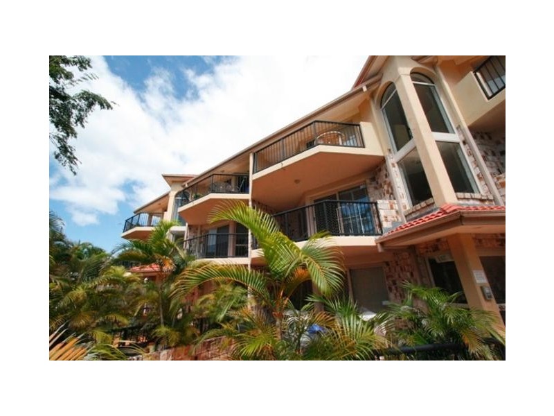6/4 Parneno Street, Chevron Island QLD 4217