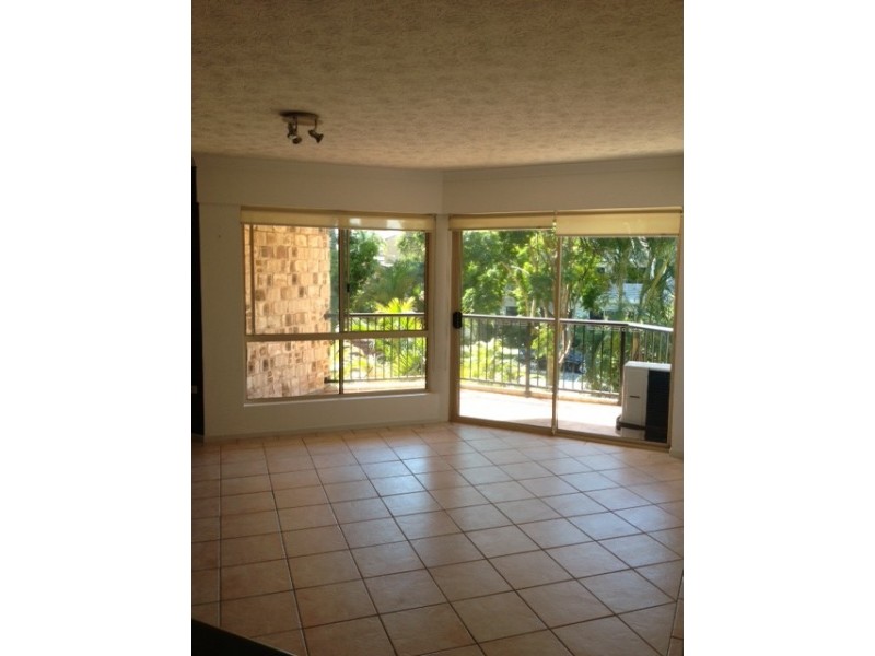 6/4 Parneno Street, Chevron Island QLD 4217