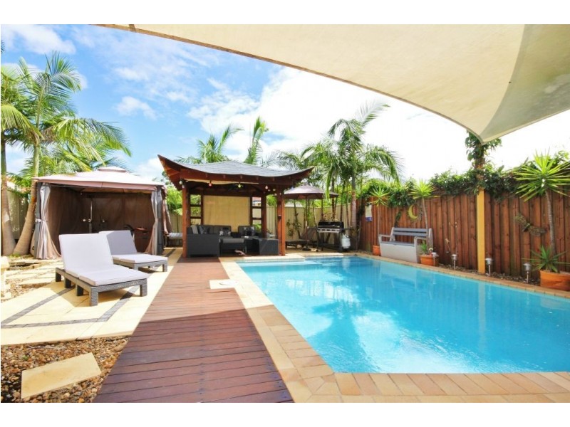 32 Wiltshire Drive, Mudgeeraba QLD 4213