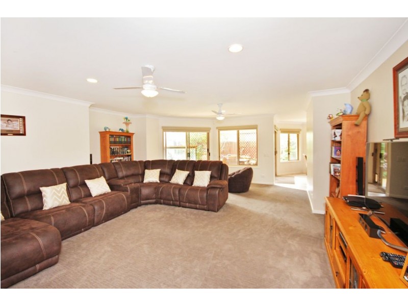 32 Wiltshire Drive, Mudgeeraba QLD 4213