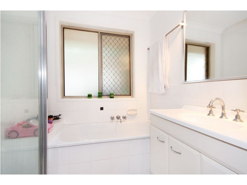 3 Orbit Court, Mudgeeraba QLD 4213