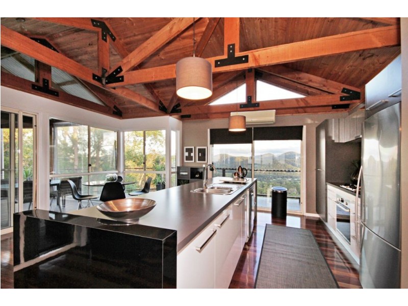 140 Strawberry Rd, Mudgeeraba QLD 4213