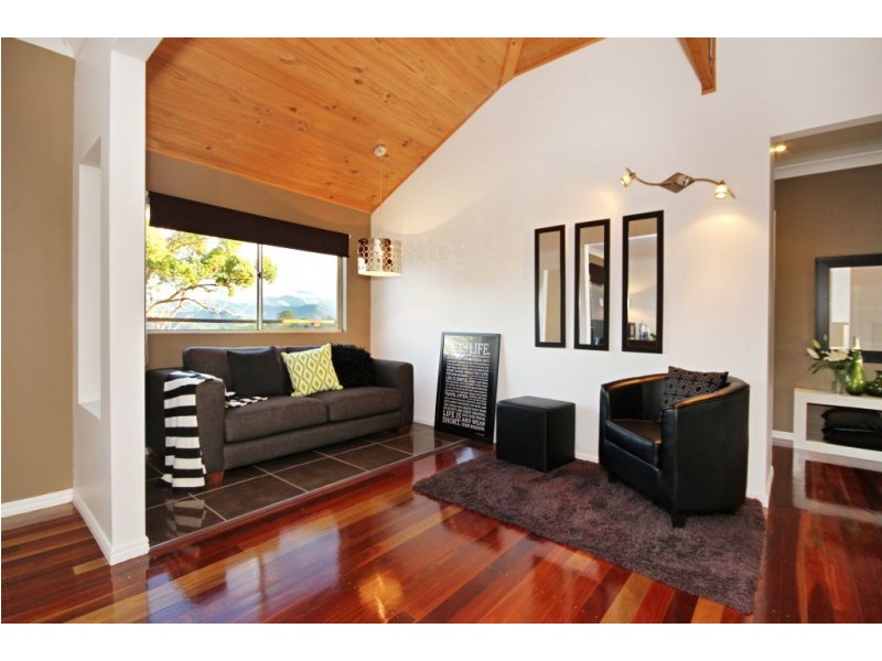 140 Strawberry Rd, Mudgeeraba QLD 4213