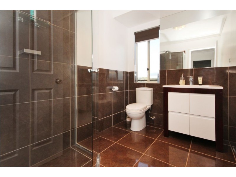 140 Strawberry Rd, Mudgeeraba QLD 4213