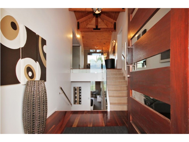 140 Strawberry Rd, Mudgeeraba QLD 4213