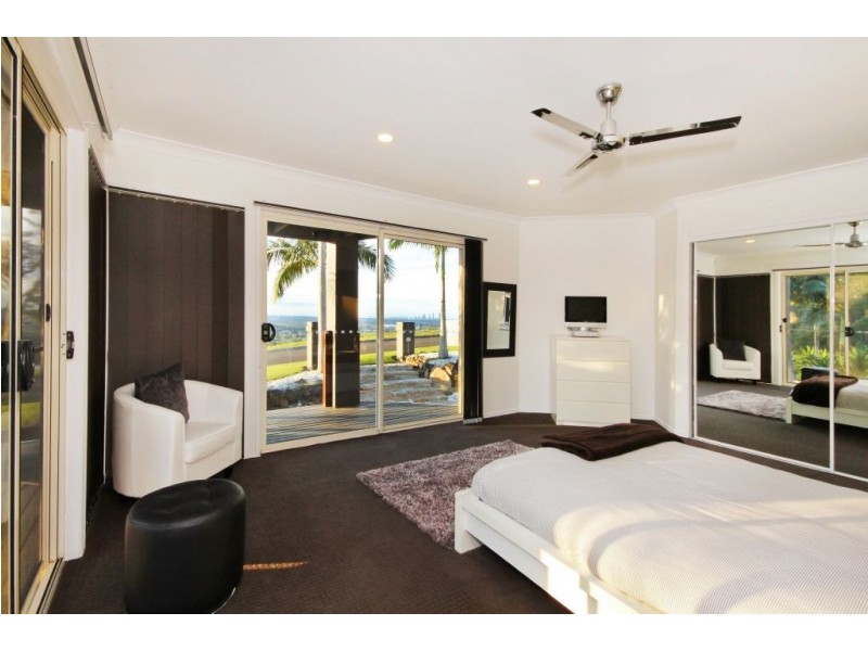 140 Strawberry Rd, Mudgeeraba QLD 4213