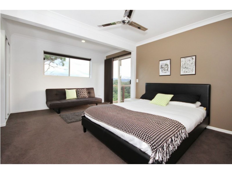 140 Strawberry Rd, Mudgeeraba QLD 4213