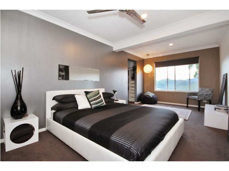 140 Strawberry Rd, Mudgeeraba QLD 4213