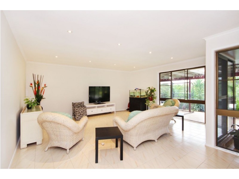 12 Veronica Drive, Tallai QLD 4213