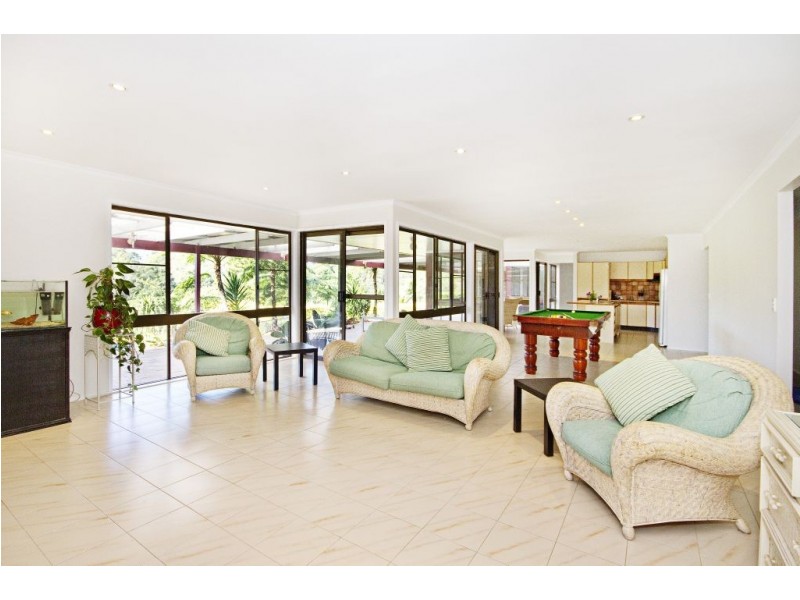 12 Veronica Drive, Tallai QLD 4213