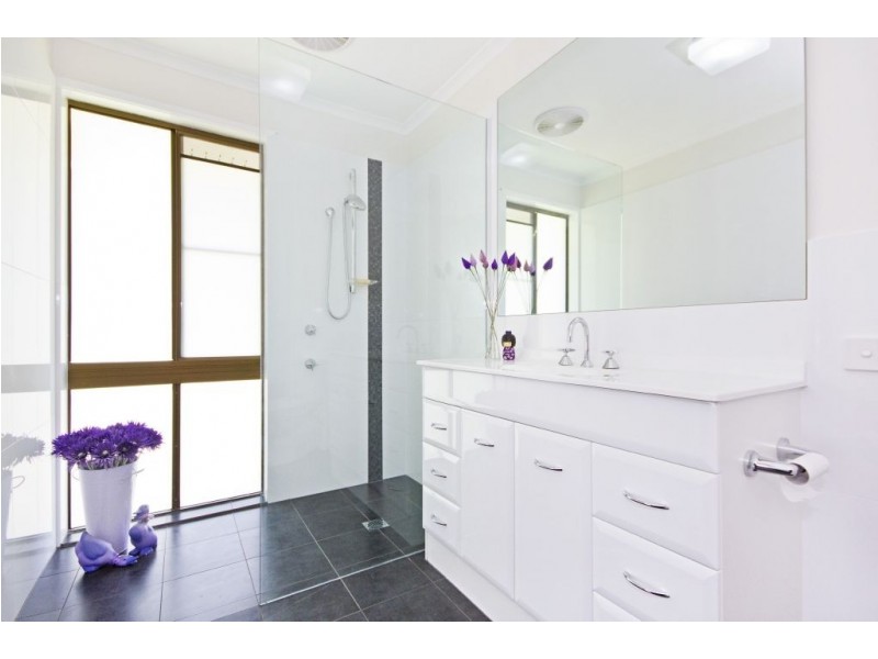 12 Veronica Drive, Tallai QLD 4213