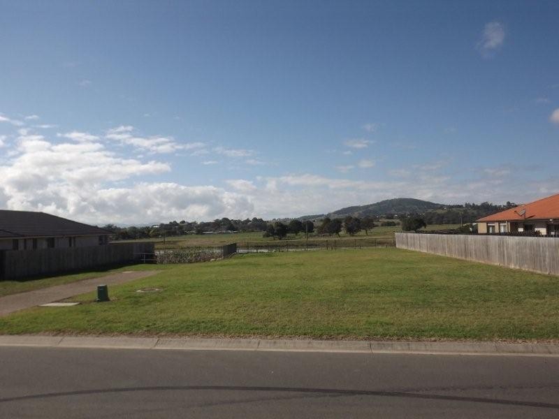15 Peregrine Dr, Lowood QLD 4311