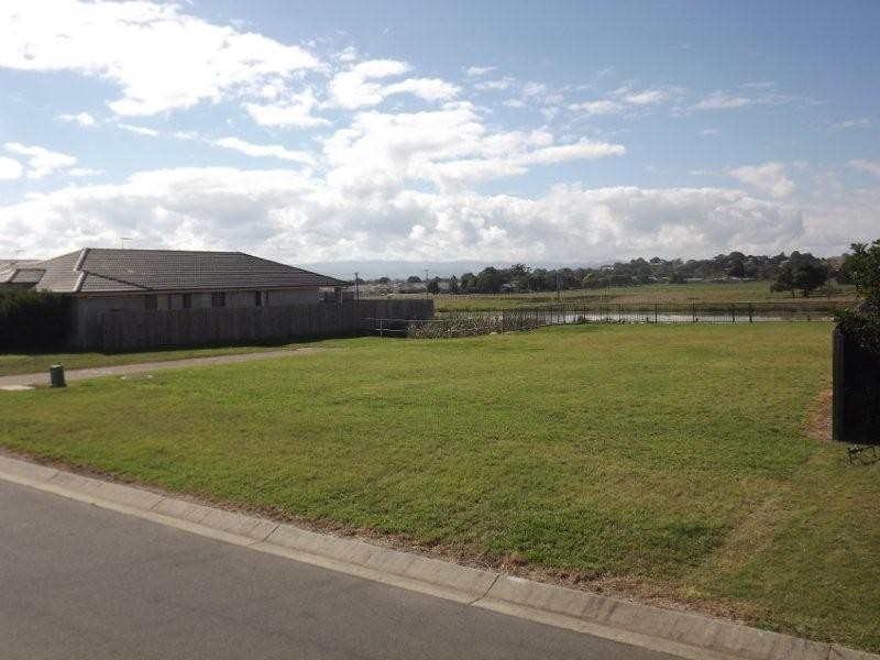 15 Peregrine Dr, Lowood QLD 4311