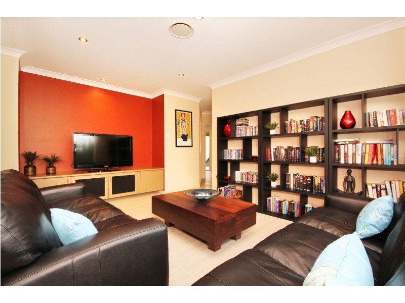 15 Meadow Court, Maudsland QLD 4210