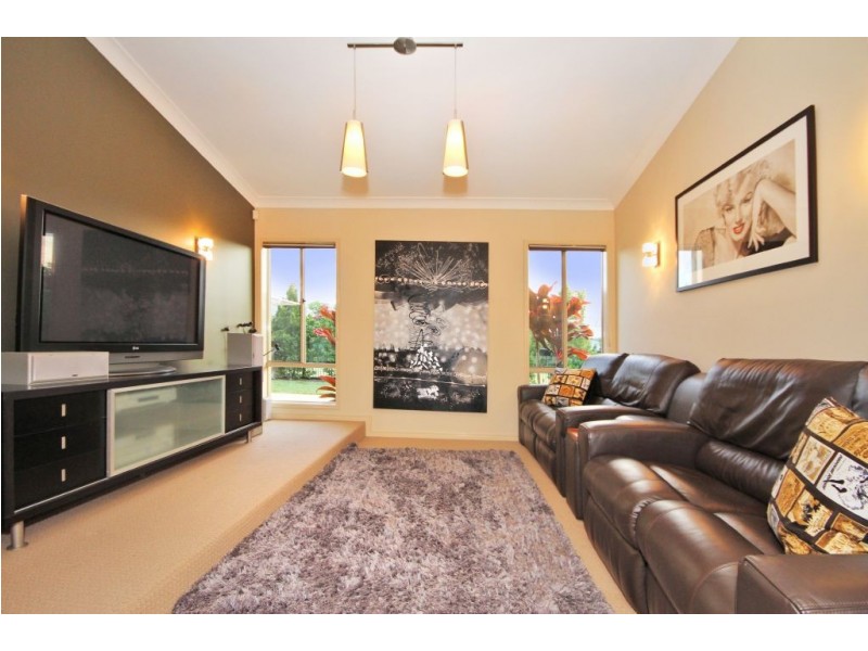 15 Meadow Court, Maudsland QLD 4210